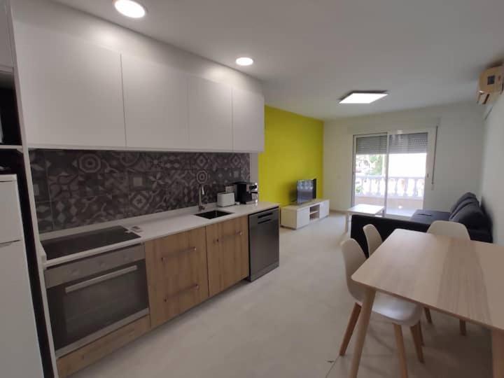 Acogedor Apartamento A 100 Mtr De La Playa, 1 Dormitorio Y Salon Con Sofa Cama Oropesa del Mar Luaran gambar